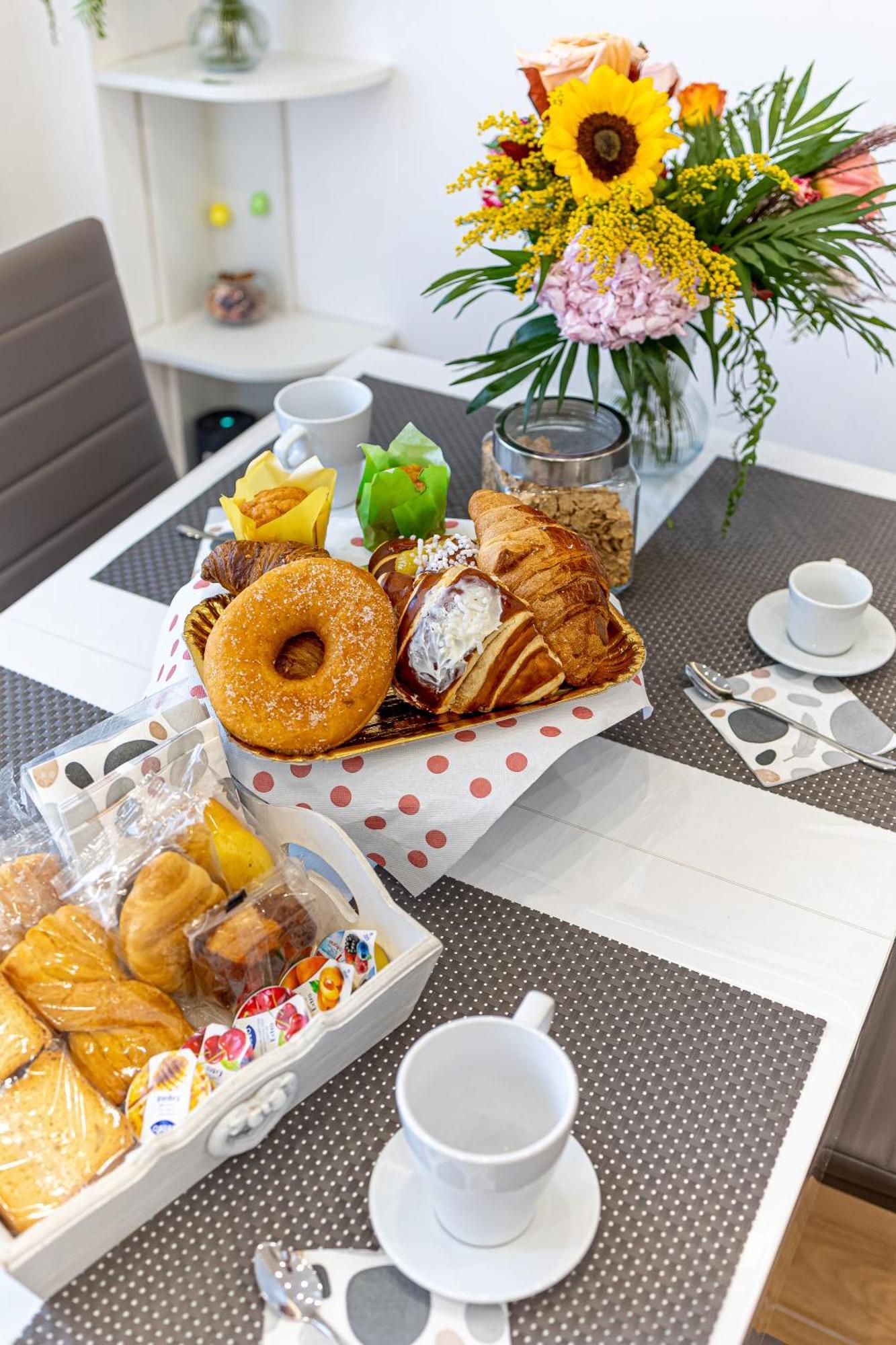 White Gold Couette-café